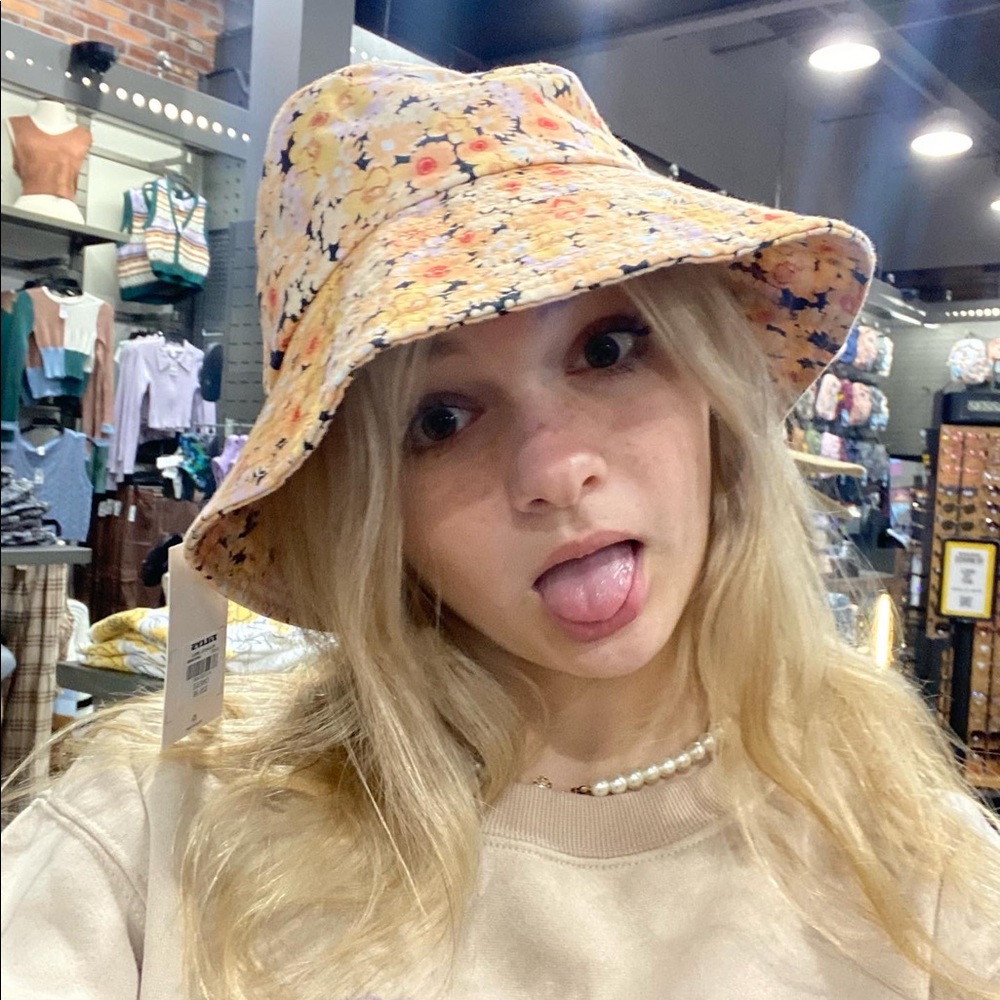 Meet your Posher, Mylie